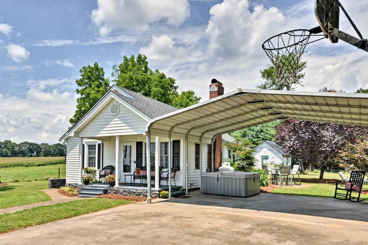 Dobson Peaceful Elkin Vacation Rental About 17 Mi To Mt Airy! מראה חיצוני תמונה