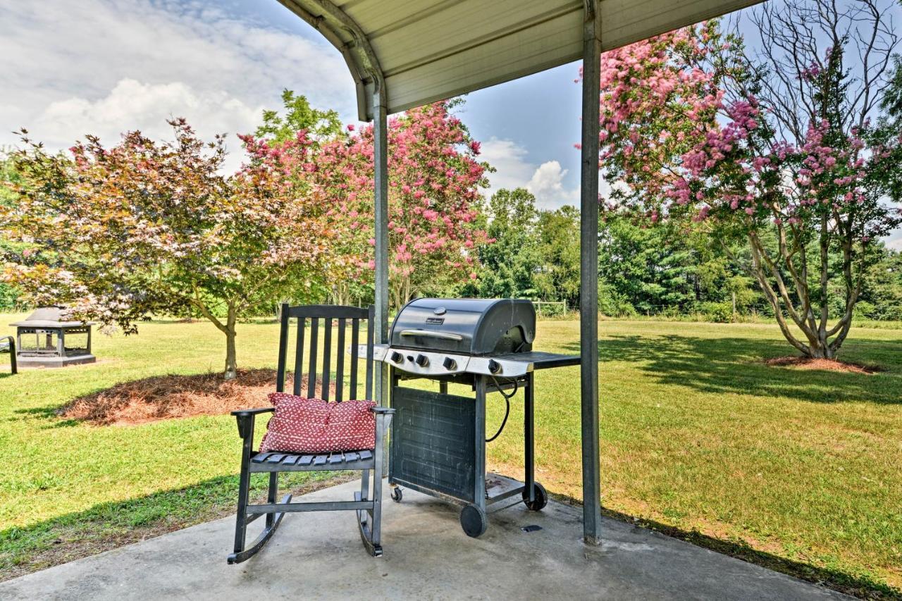 Dobson Peaceful Elkin Vacation Rental About 17 Mi To Mt Airy! מראה חיצוני תמונה